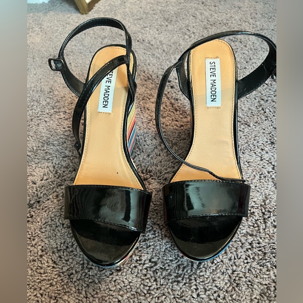 Steve Madden wedges. Size 8. Black patent and beautiful colored pattern heels. - Picture 3 of 3